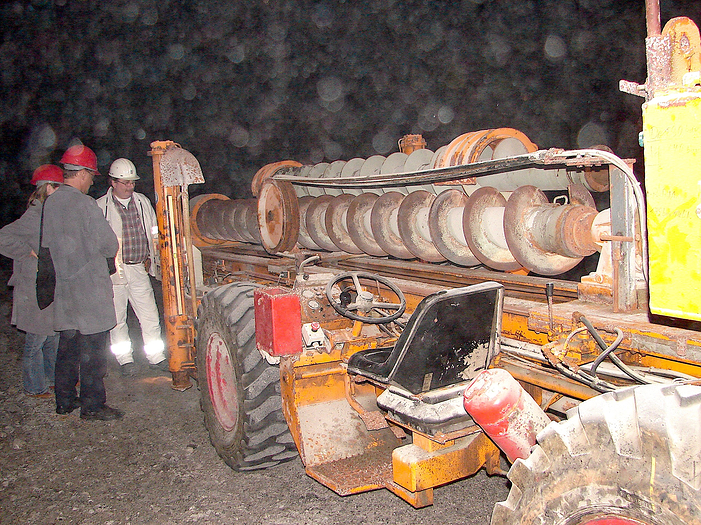 Large_hole_drilling_rig