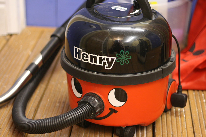 Numatic_Henry_vacuum_cleaner_(9086983195)