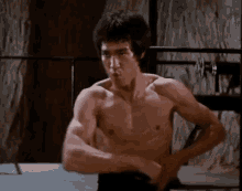 bruce-lee-nunchucks
